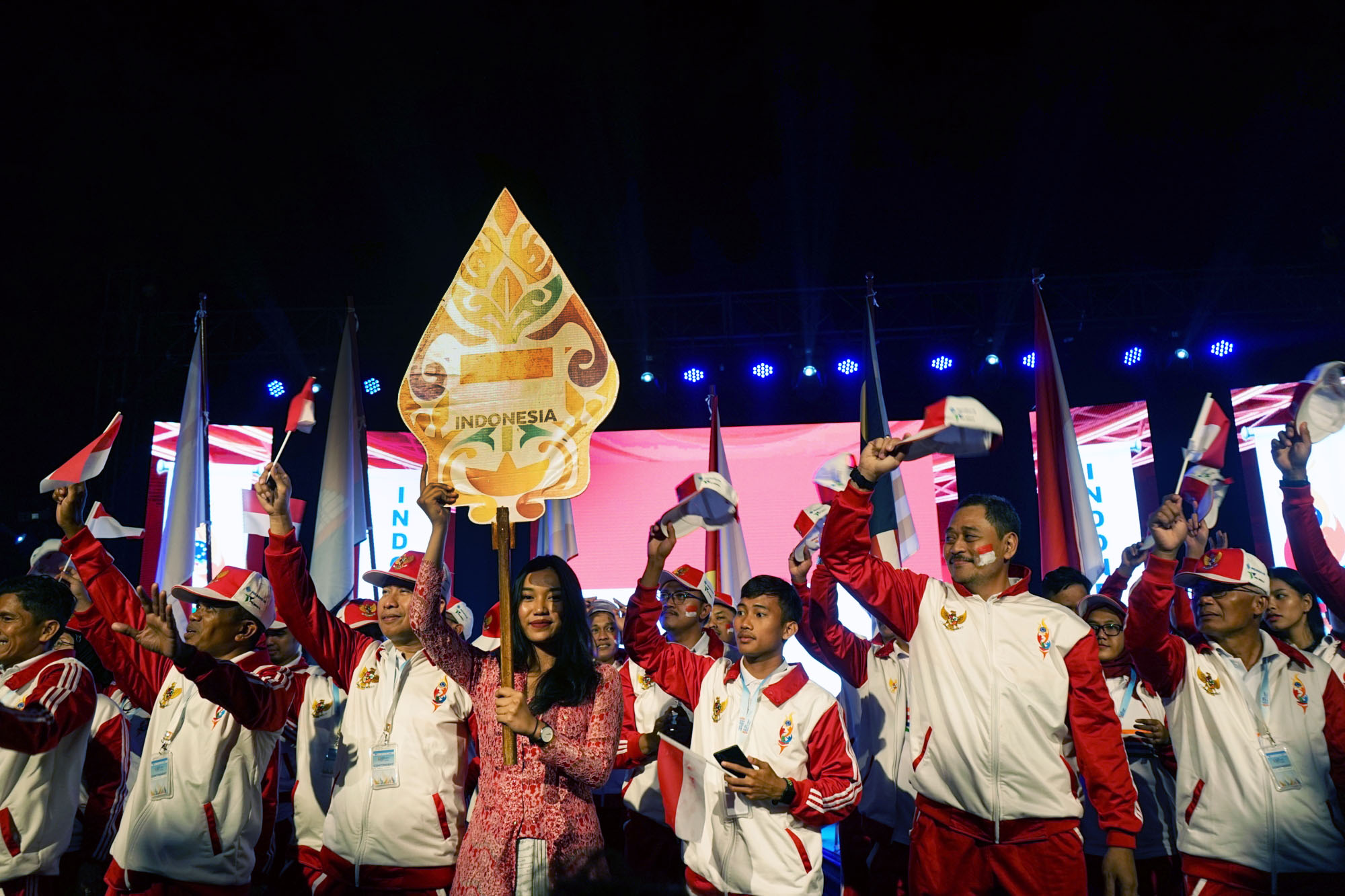  Kontingen dari Indonesia melakukan defile saat pembukaan 13th ASEAN Ports Association (APA) Sports Meet di Yogyakarta.