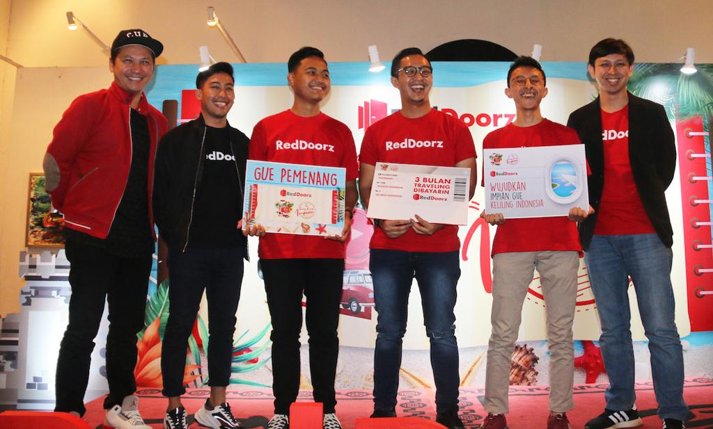  Tiga orang pemenang 'Tenaga Kerja Impian'. 