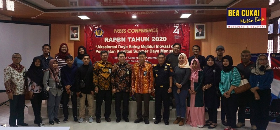 Pertemuan dengan awak media untuk menyampaikan Rancangan Anggaran Pendapatan Belanja Negara (RAPBN) Tahun 2020 pada Selasa (27/8).