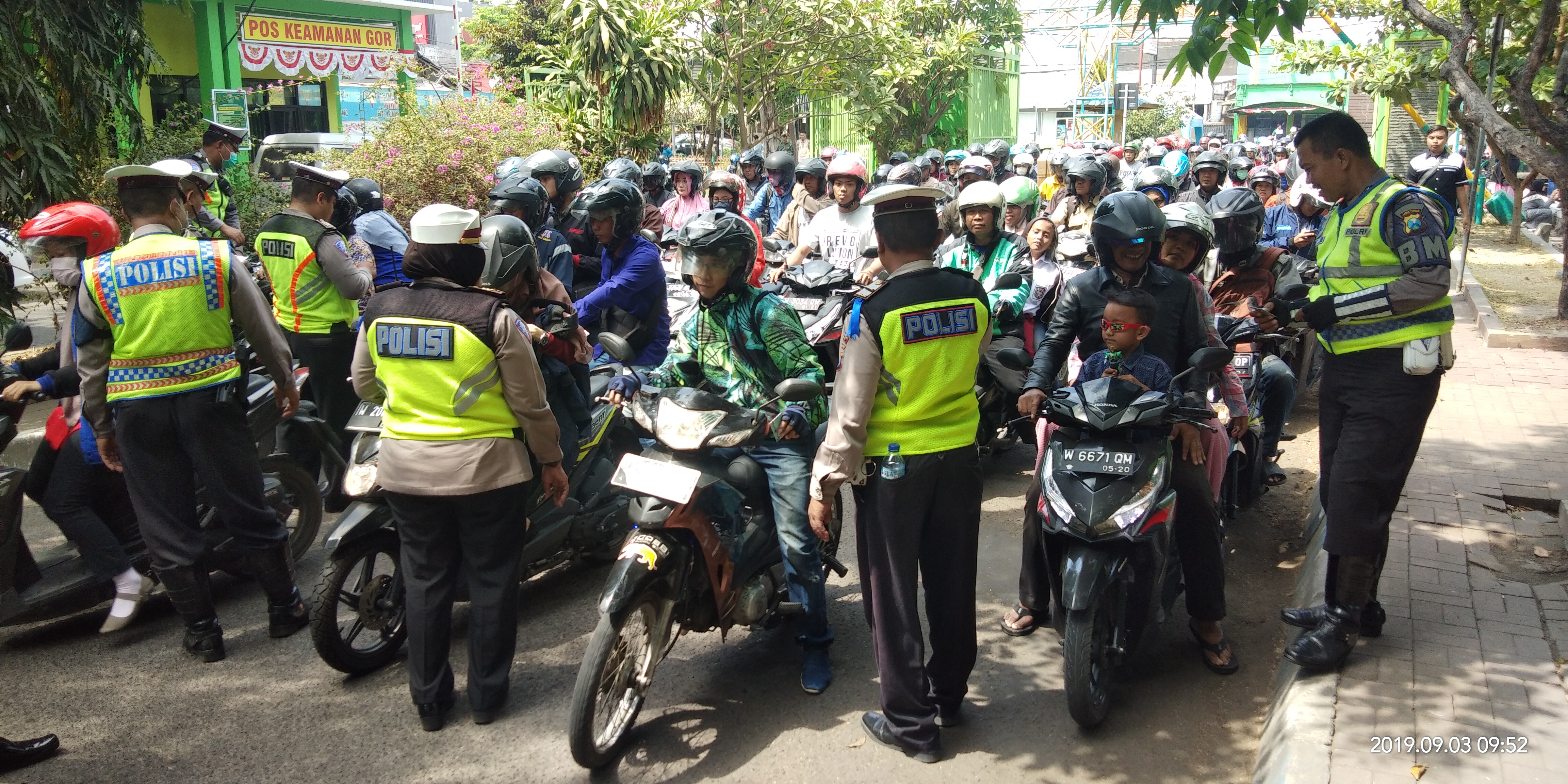 Ratusan sepeda motor terjaring razia Operasi Patuh Semeru 2019, Sidoarjo, Selasa (3/9). 