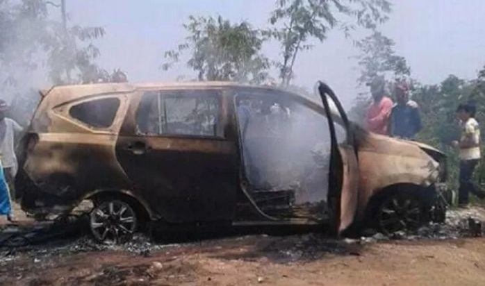 Mobil yang dibakar bersama dua jasad pria yang ditemukan di Kabupaten Sukabumi, Jawa Barat.