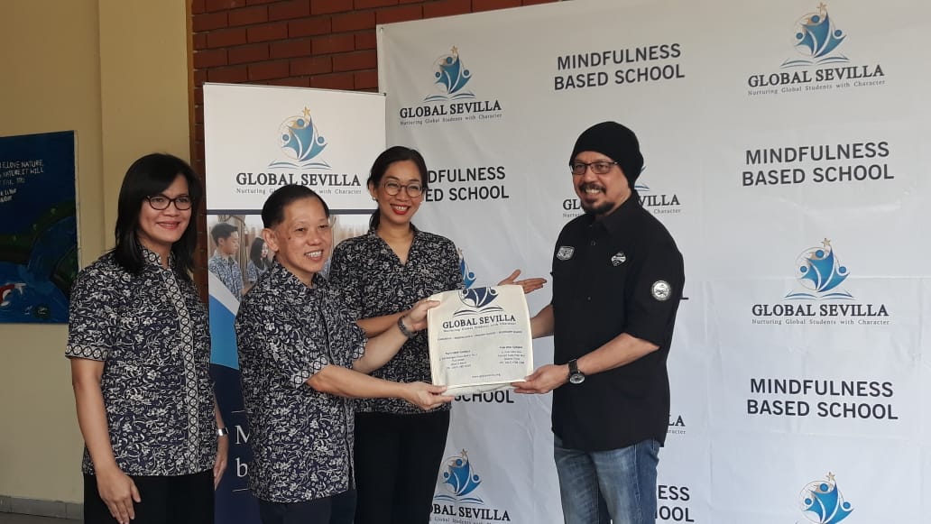 Wartawan senior sekaligus Duta Baca Indonesia Andy F Noya bertemu dengan pimpinan Global Sevilla School Michael Tia.