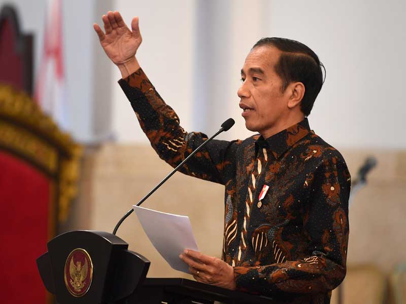 Presiden Joko Widodo menyampaikan sambutan saat membuka Konferensi Hukum Tata Negara VI di Istana Negara Jakarta.