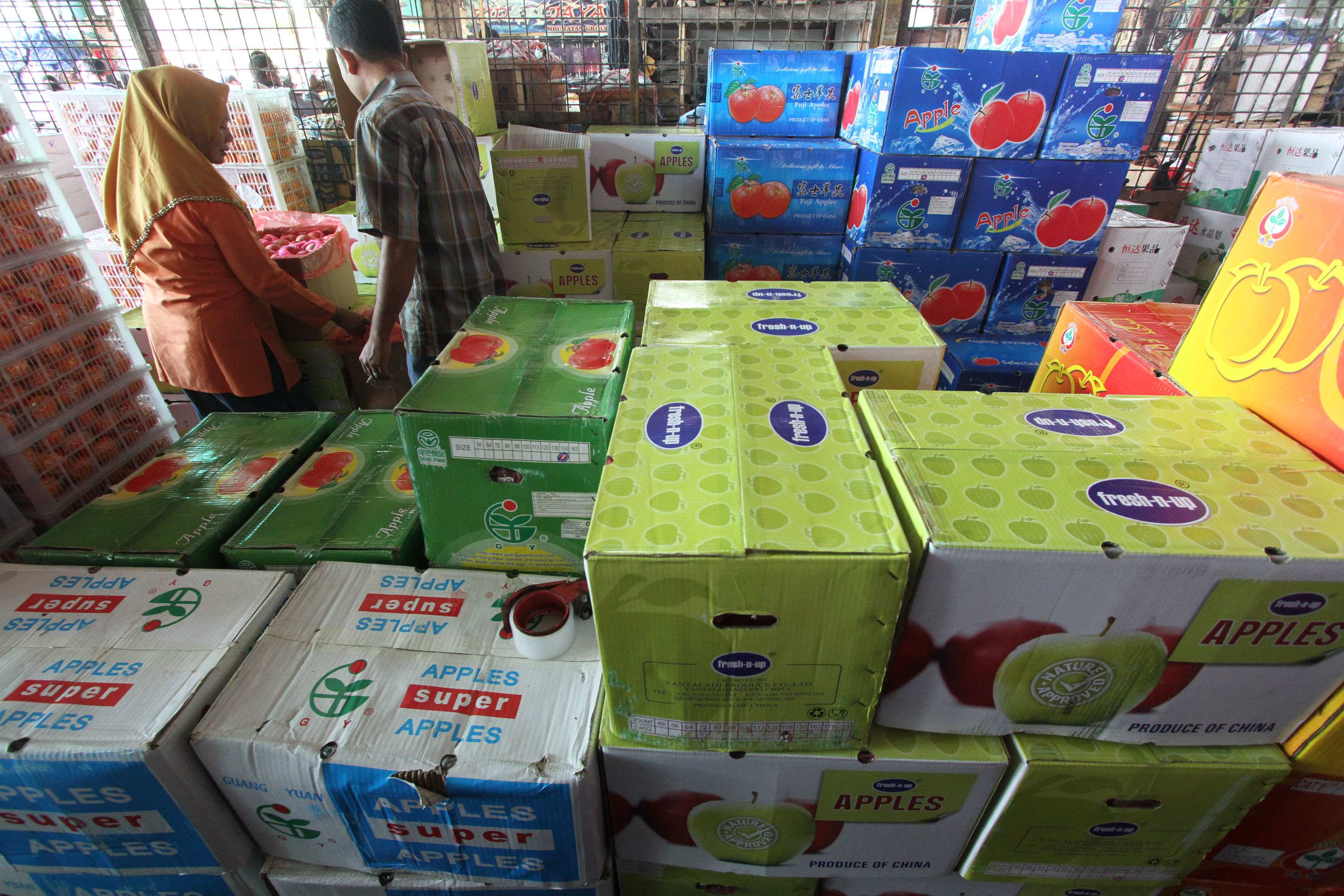 Buah impor di pasaran