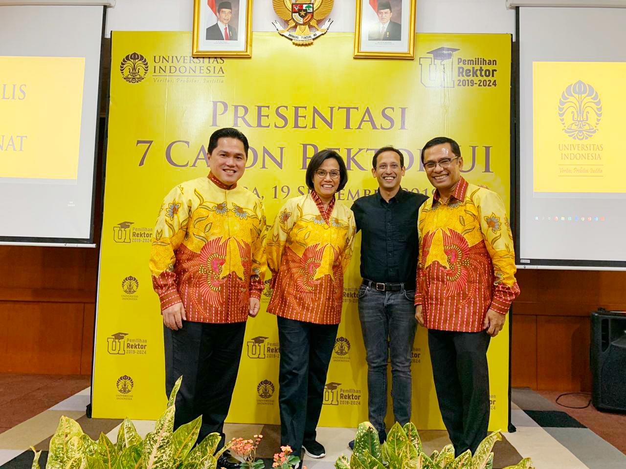 Ketua Malelis Wali Amanat Universitas Indonesia Saleh Husin (kanan) dan anggota