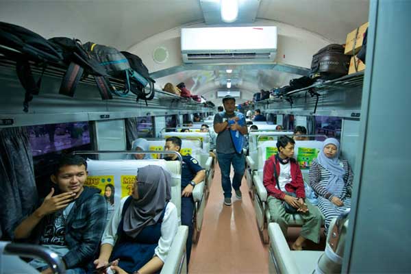 KAI Galakkan Kampanye Naik Kereta Api
