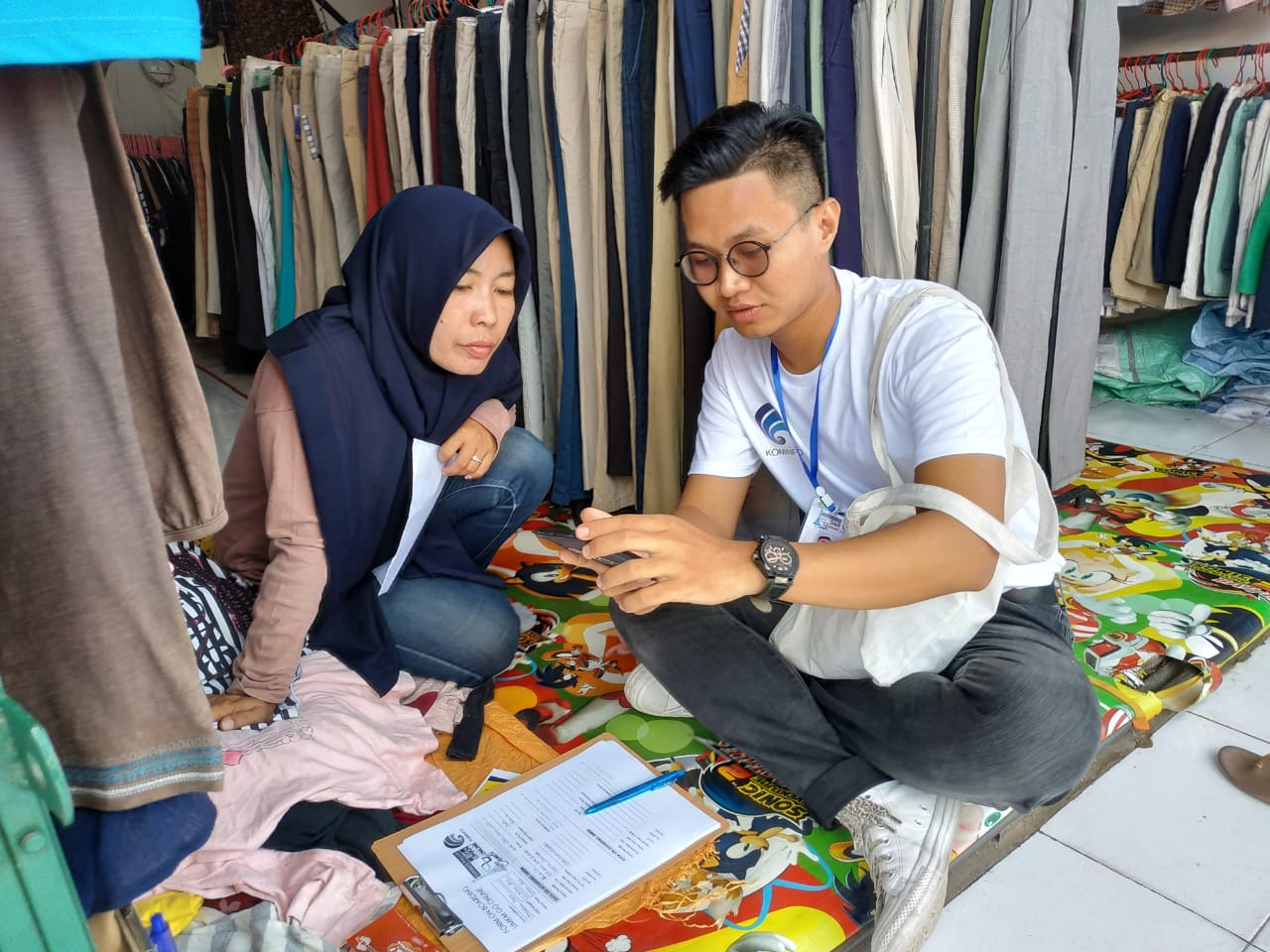 Kampanye Grebeg Pasar UMKM Go Online dilakukan di pasar-pasar tradisional Kota Jambi. 