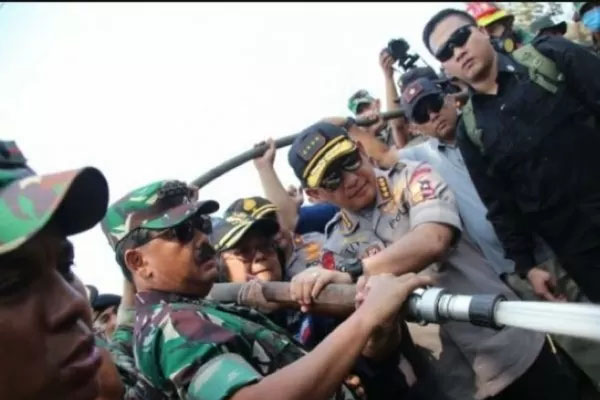 Panglima TNI Marsekal Hadi Tjahjanto, Menteri Lingkungan Hidup dan Kehutanan (LHK) Siti Nurbaya, Kapolri Jenderal Tito Karnavian, beberapa w