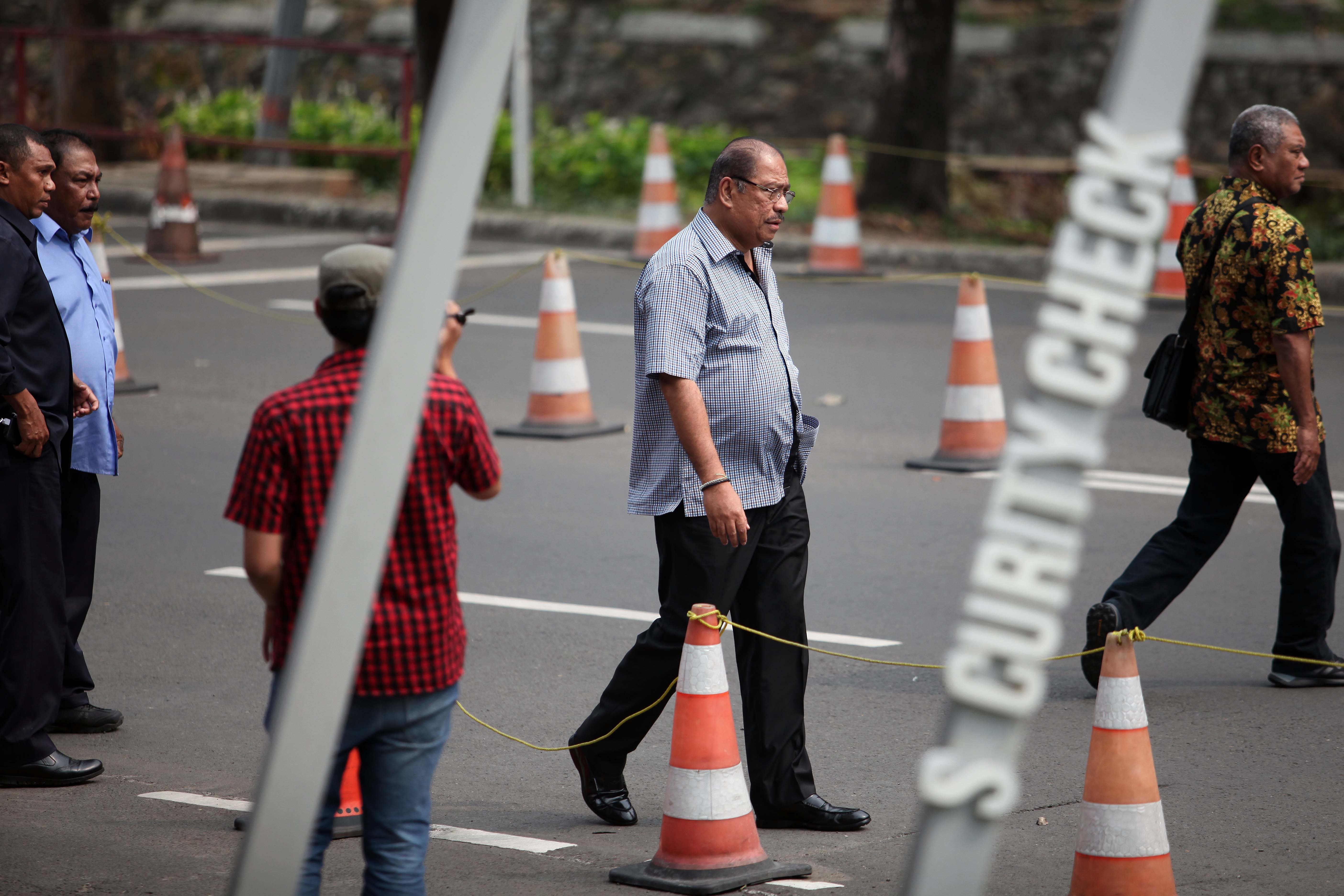Melchias Markus Mekeng usai diperiksa KPK, Mei lalu