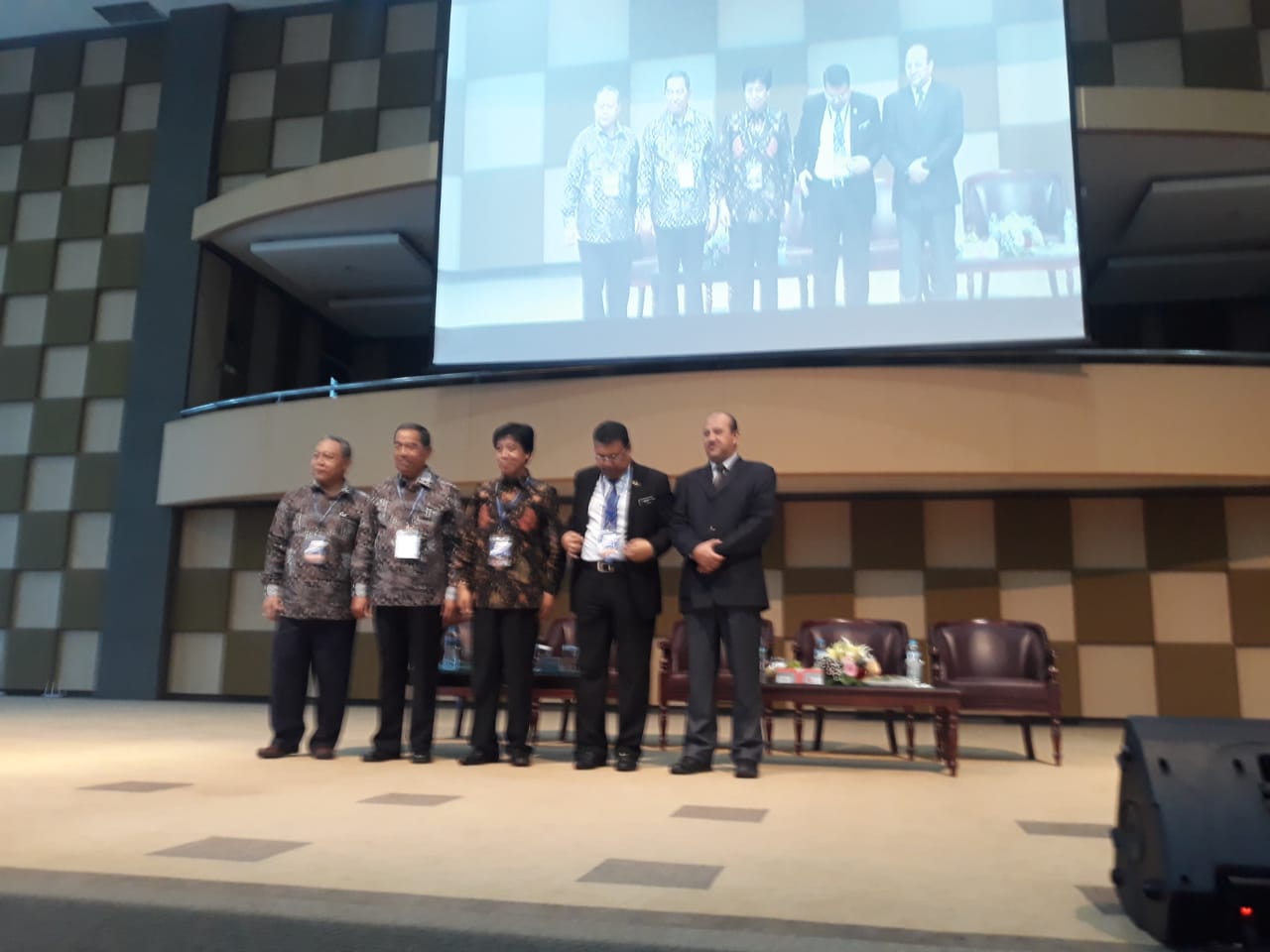 Penyelenggaraan seminar internasional di Unpam