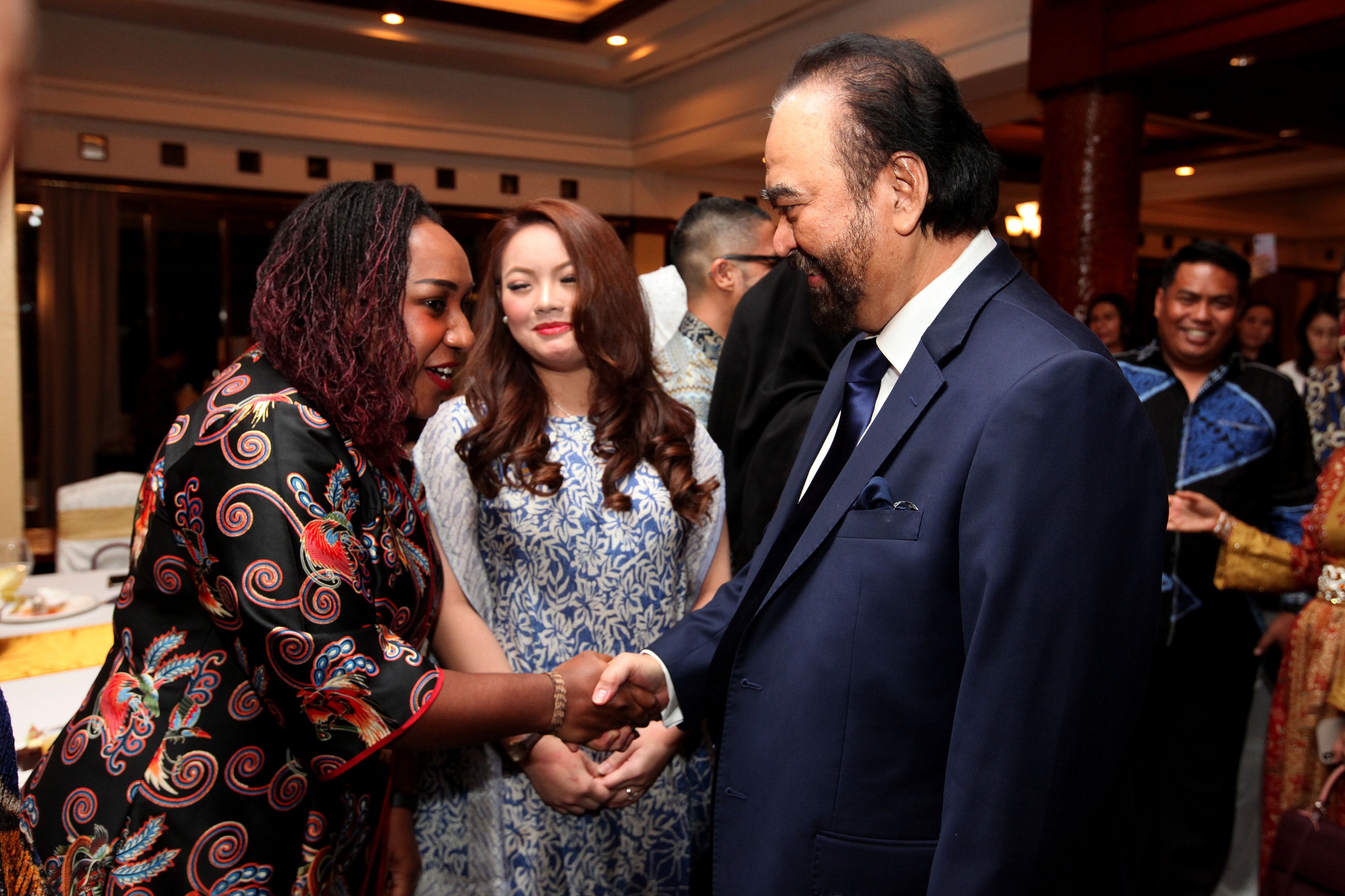 Surya Paloh Beramah tamah dengan caleg terpilih Partai NasDem, di Hotel Shang Ri La, Jakarta, Minggu (29/9) malam