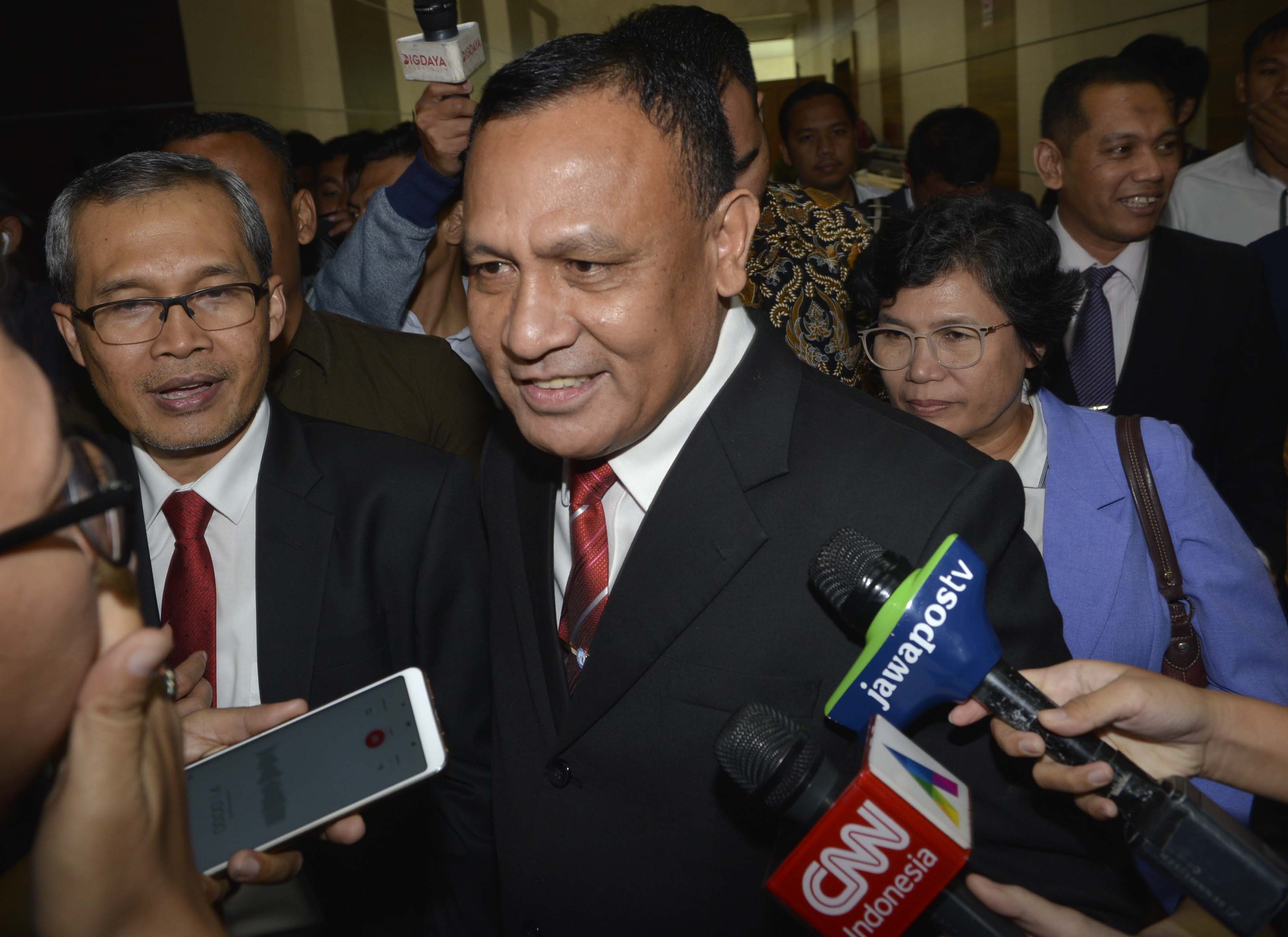 Pimpinan KPK terpilih usai disahkan dalam Rapat paripurna DPR, Senin (16/9)