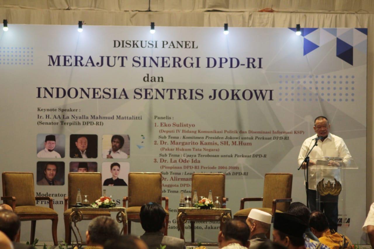 La Nyalla Mattaliti saat berbicara di dikusi soal DPD dan Jokowi