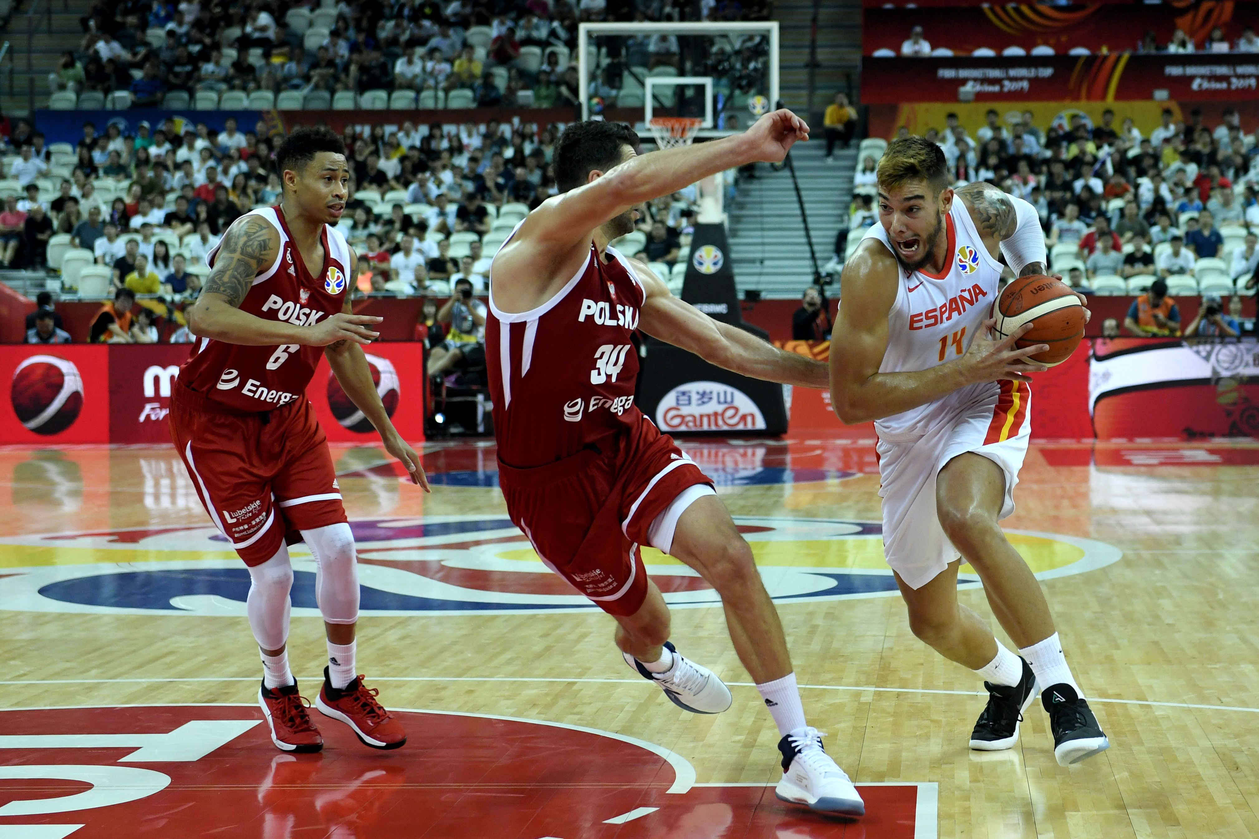 Laga semifinal Kejuaraan Dunia Bola Basket antara Spanyol dan Polandia