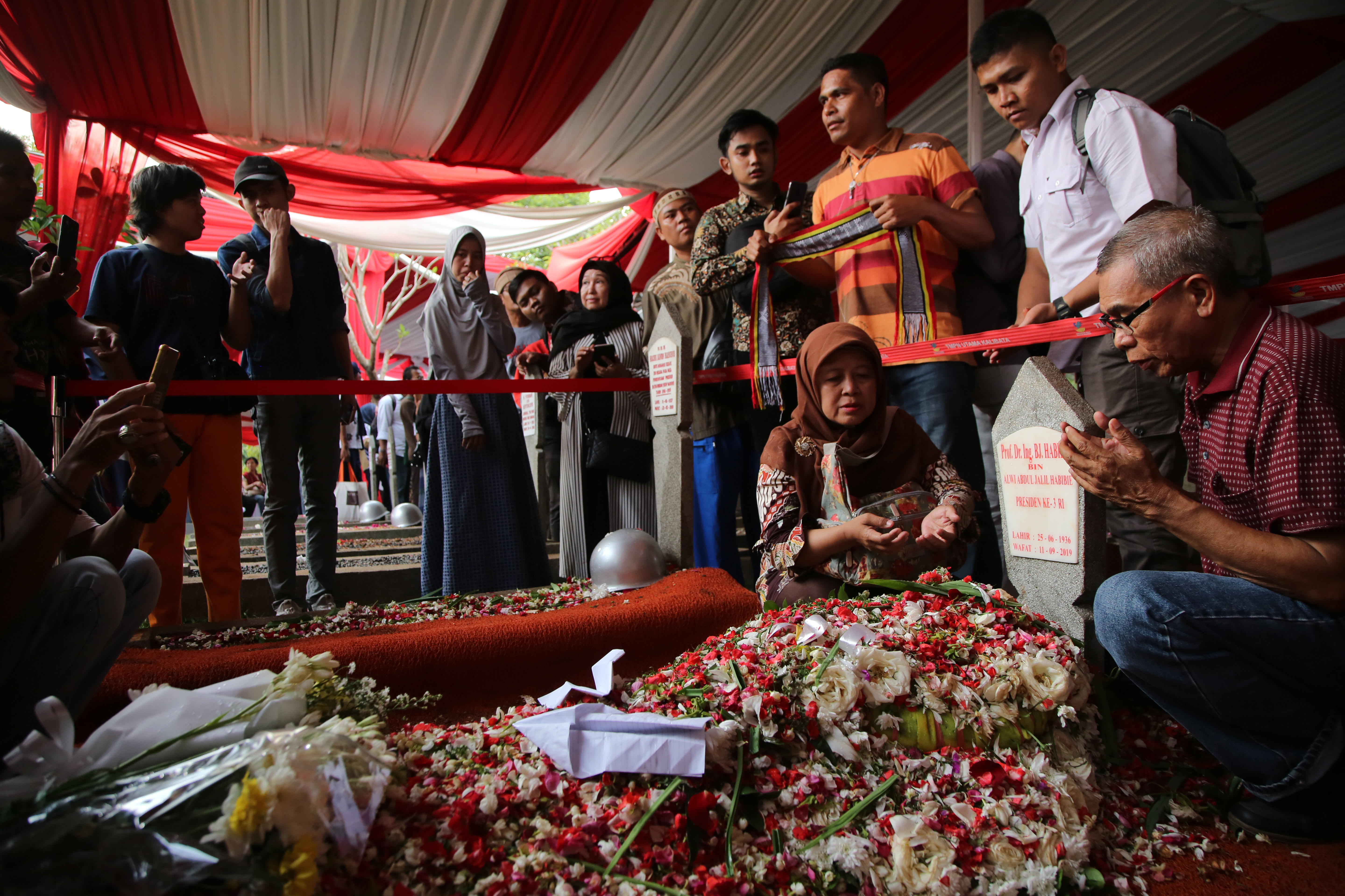 Ribuan Warga Aceh Berzikir Mendoakan Almarhum BJ Habibie