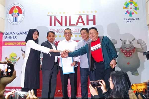 Menpora Imam Nahrawi bersama dengan Ketua KPAI Susanto dan Perwakilan PB Djarum Lius Pongoh