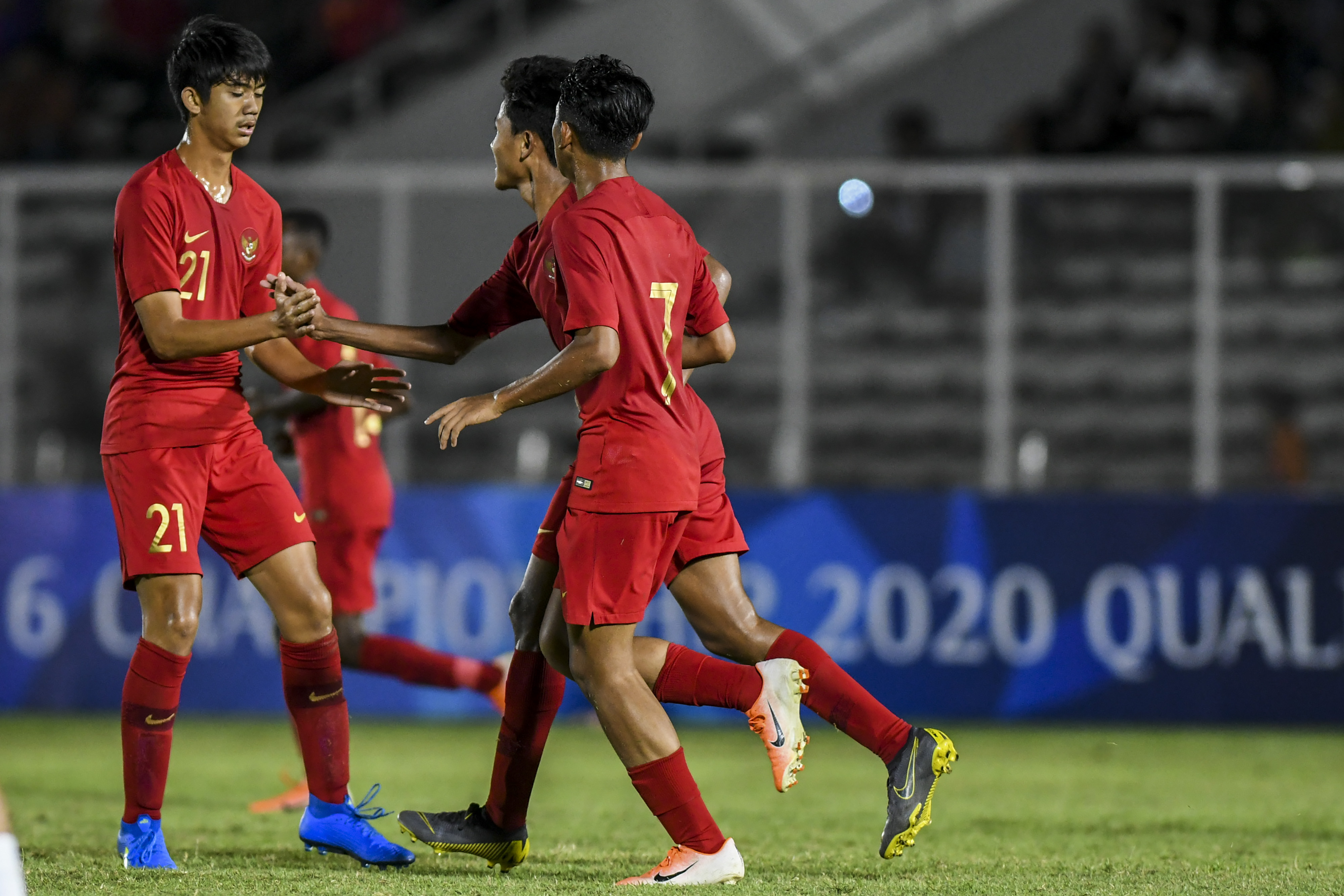 Pemain Timnas Indonesia U-16 melakukan selebrasi usai mencetak gol pada laga kualifikasi Piala AFC U-16 2020