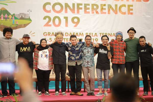 Peserta ICCC 2019 berpose di Hotel Dafam Bela Ternate, Maluku Utara.