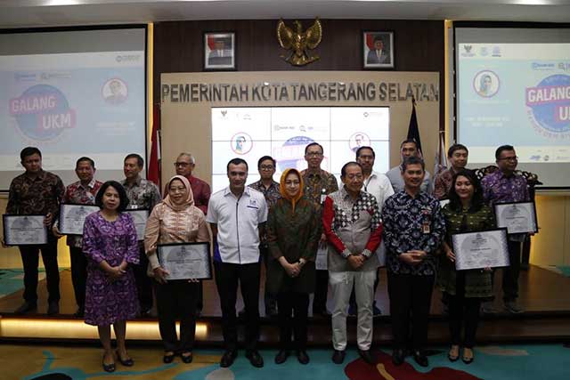 Penghargaan Internasional Council For Small Business (ICSB) Indonesia Presidential Award 2019 dengan kategori Reseacher/Academician