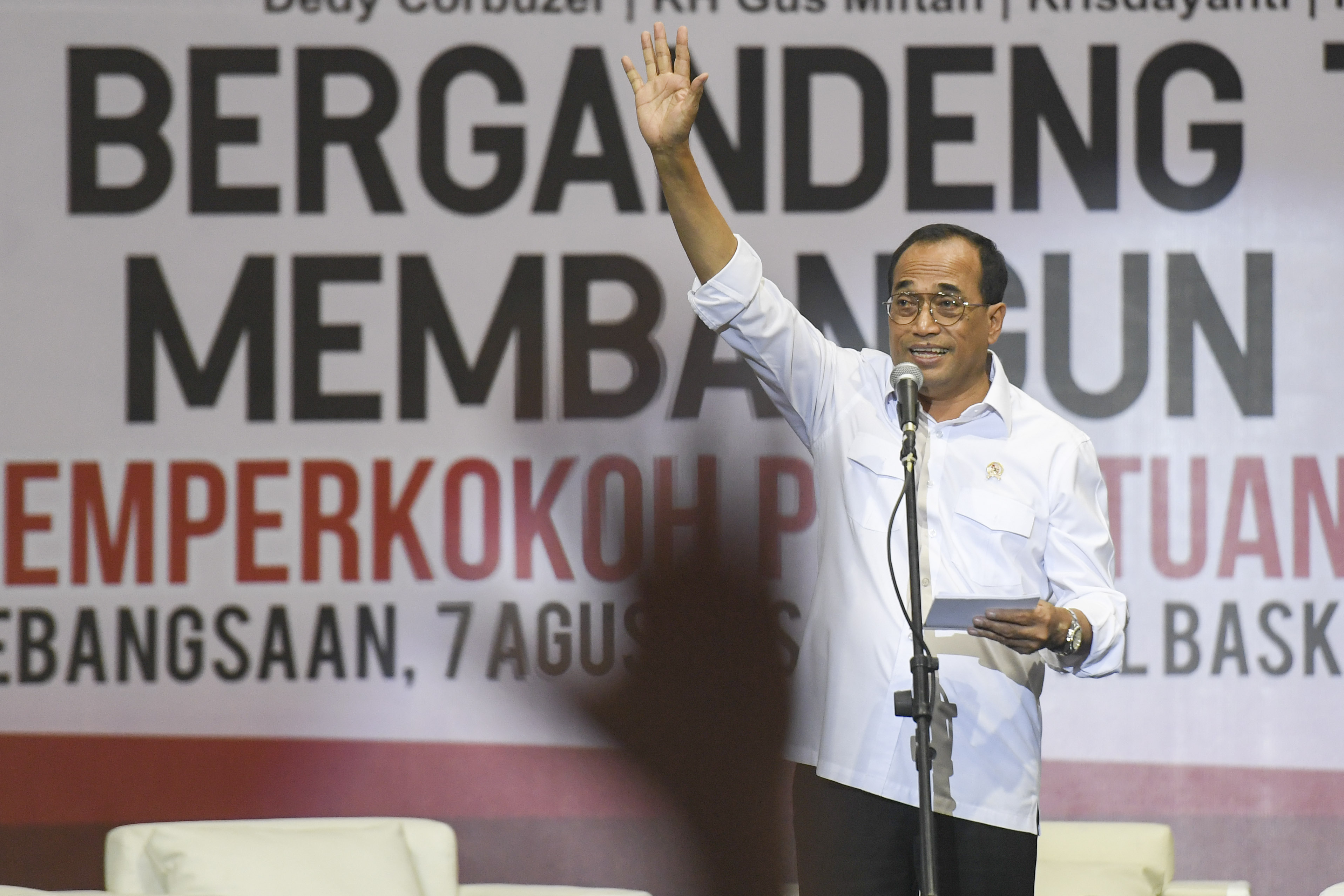 Menteri Perhubungan Budi Karya Sumadi 