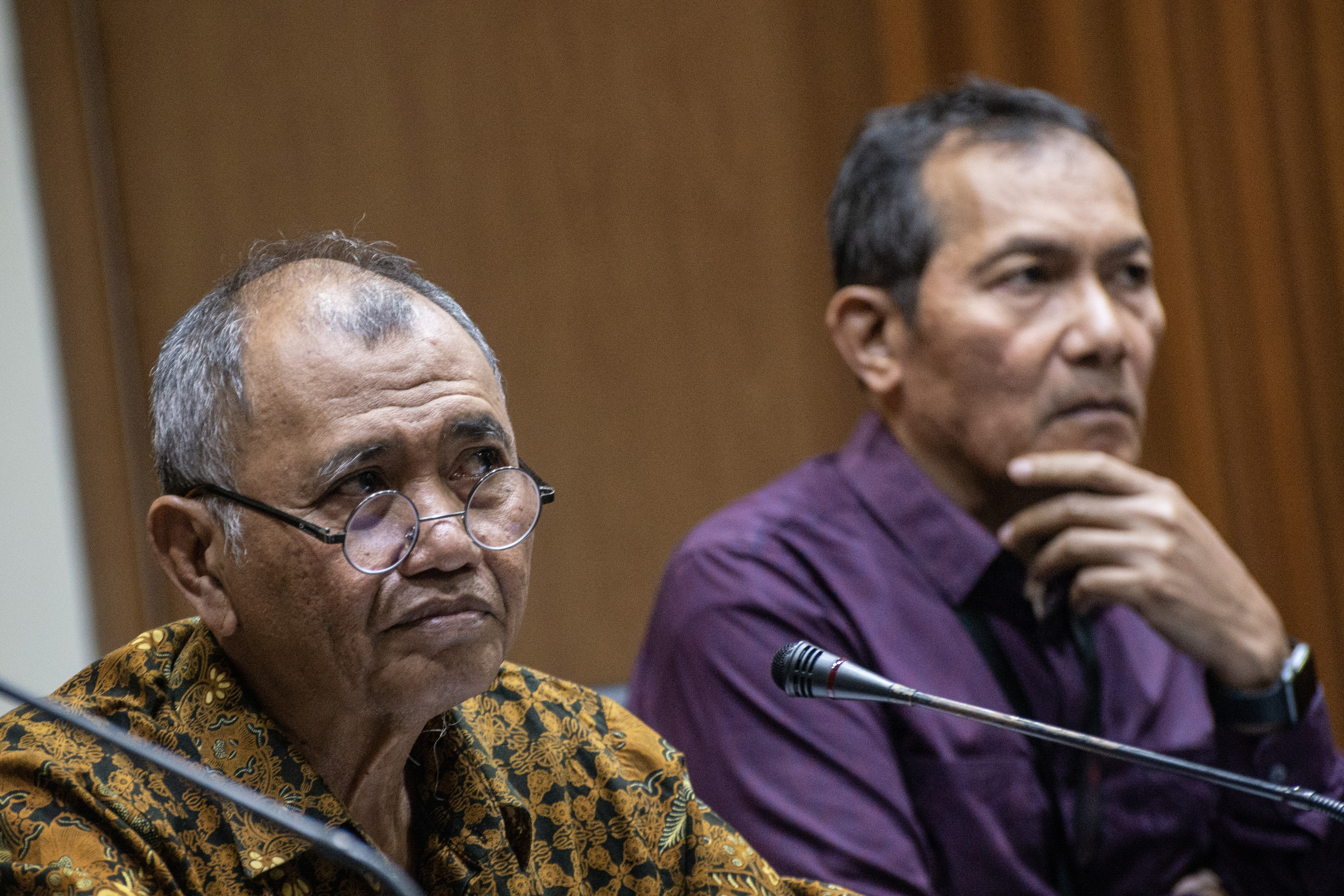 Agus Rahardjo (kiri)