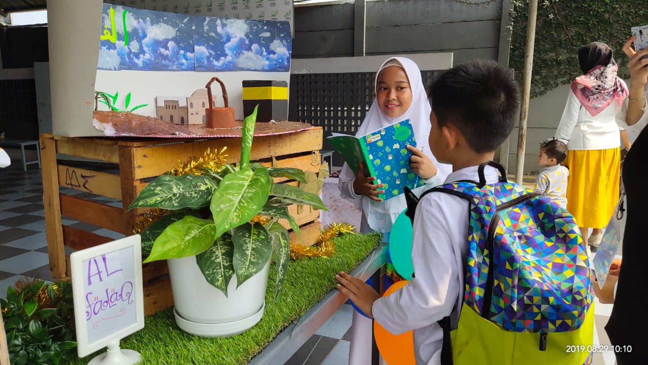 Siswa-siswi MHIS antusias mengikuti Islamic Fair 2019 dalam rangka memperingati Tahun Baru Islam 1441Hijriah.