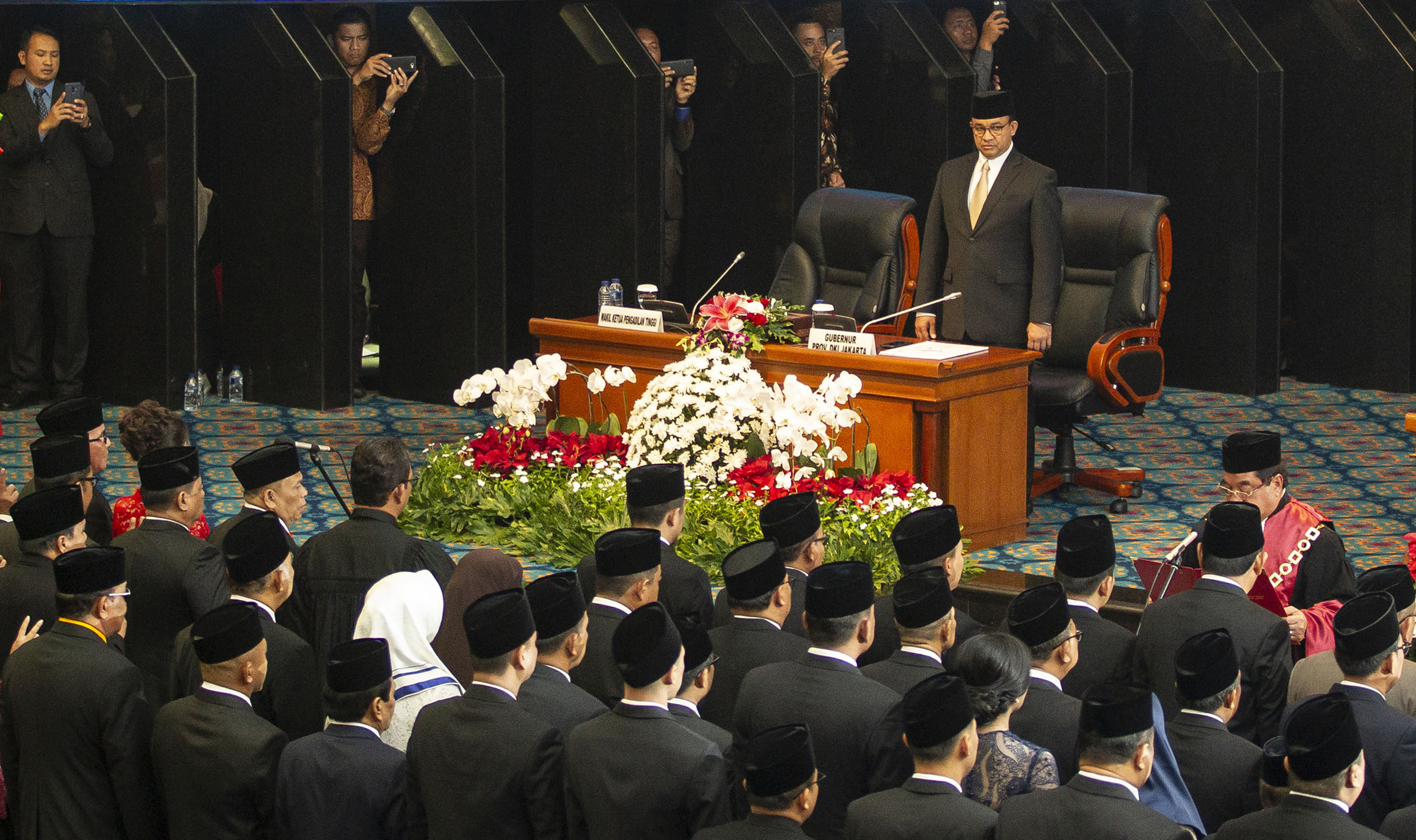 Gubernur DKI Jakarta Anies Baswedan hingga kini belum memiliki wagub. Fraksi PDIP DKI Jakarta memilih pemilihan wagub tanpa pansus.