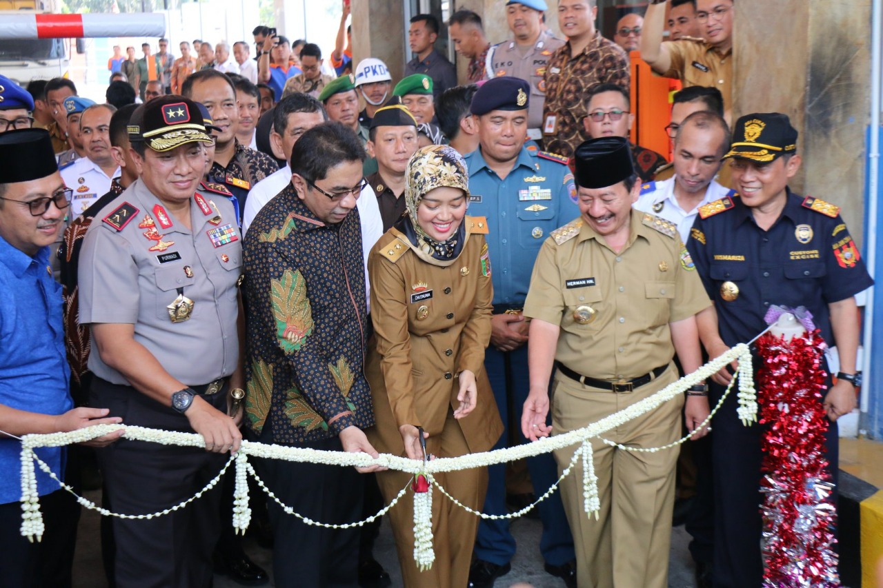 Peresmian Automatic Container Terminal 'Auto Gate System' di Pelabuhan Internasional Panjang, Lampung, pada Selasa (10/9). 