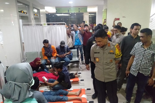 Polisi Serang Jurnalis Saat Protes Pemukulan Mahasiswa 