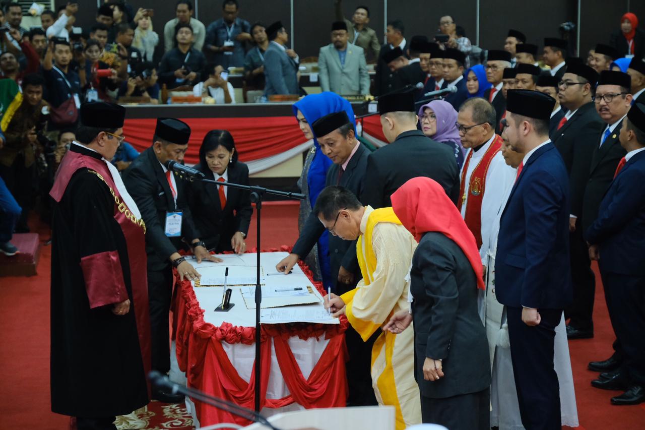  DPRD Sulawesi Selatan untuk kali pertama dalam sejarah dipimpin oleh perempuan.