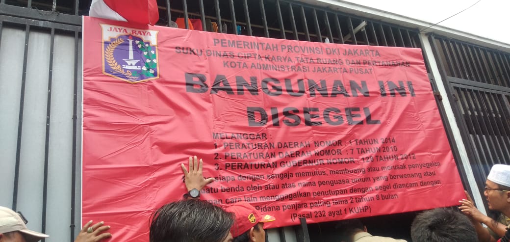Dinas Cipta Karya, Tata Ruang dan Pertanahan (Citata) Jakarta Pusat menyegel bangunan kos-kosan ala sleepbox
