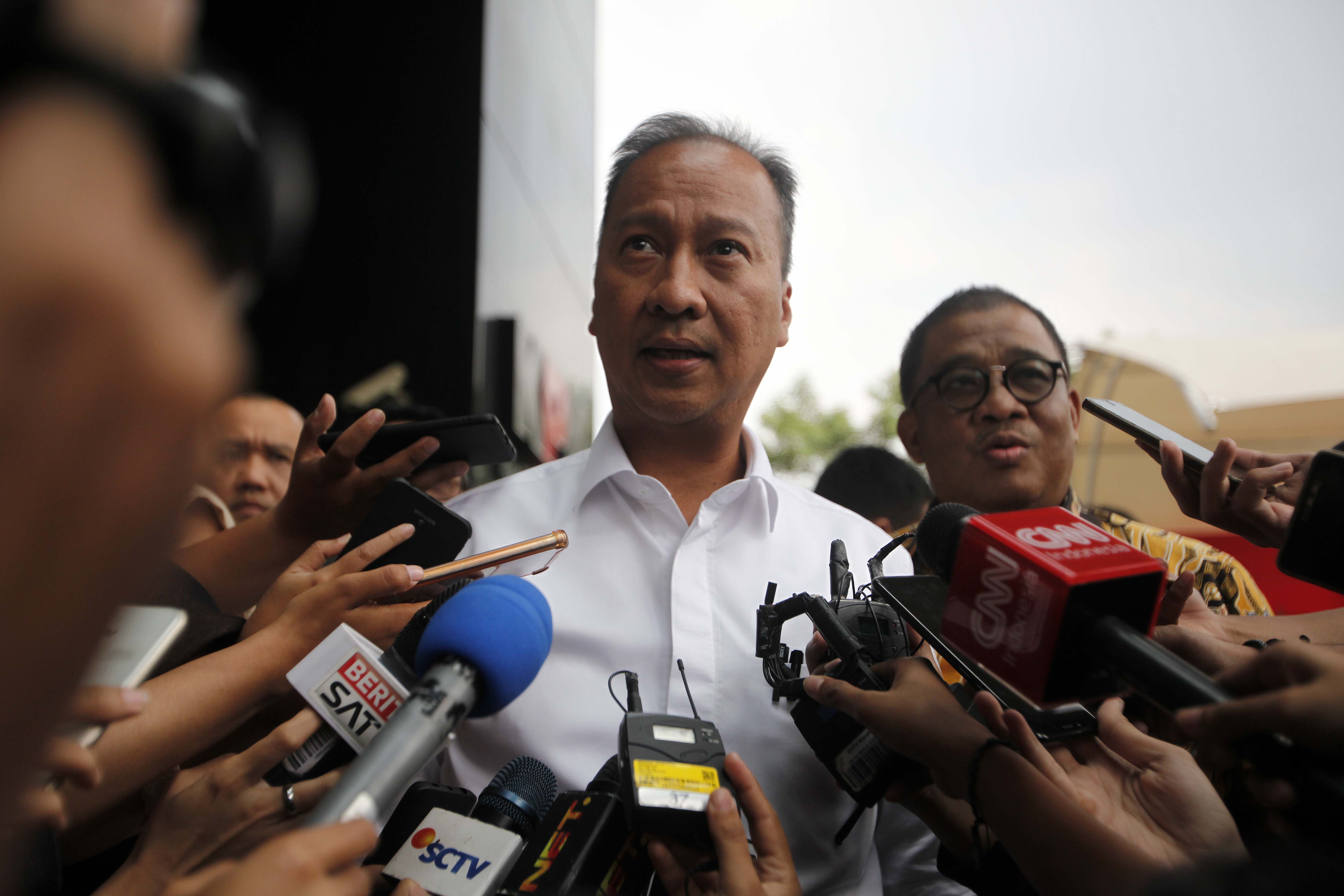  Menteri Sosial Agus Gumiwang