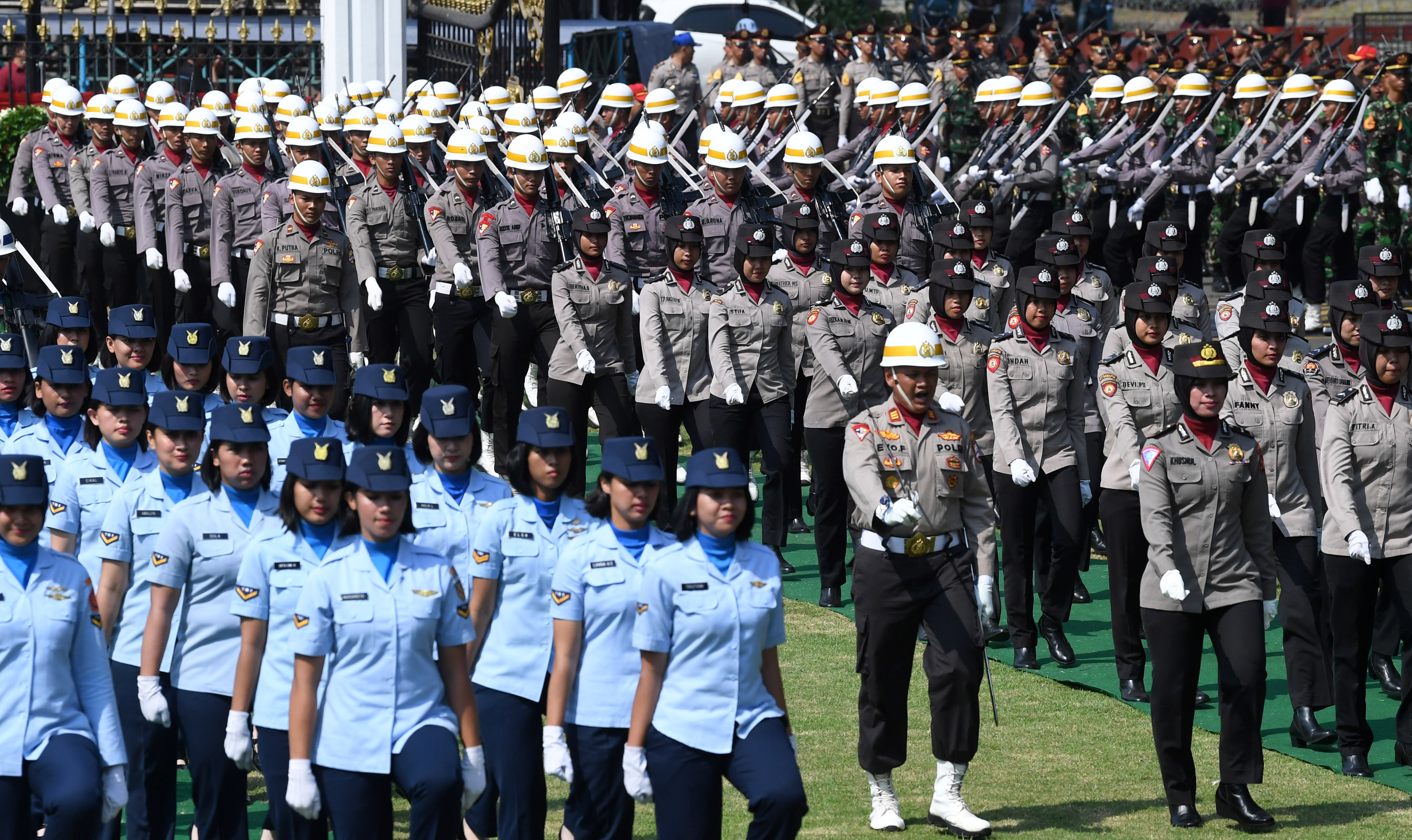 Prajurit dari TNI dan Polri