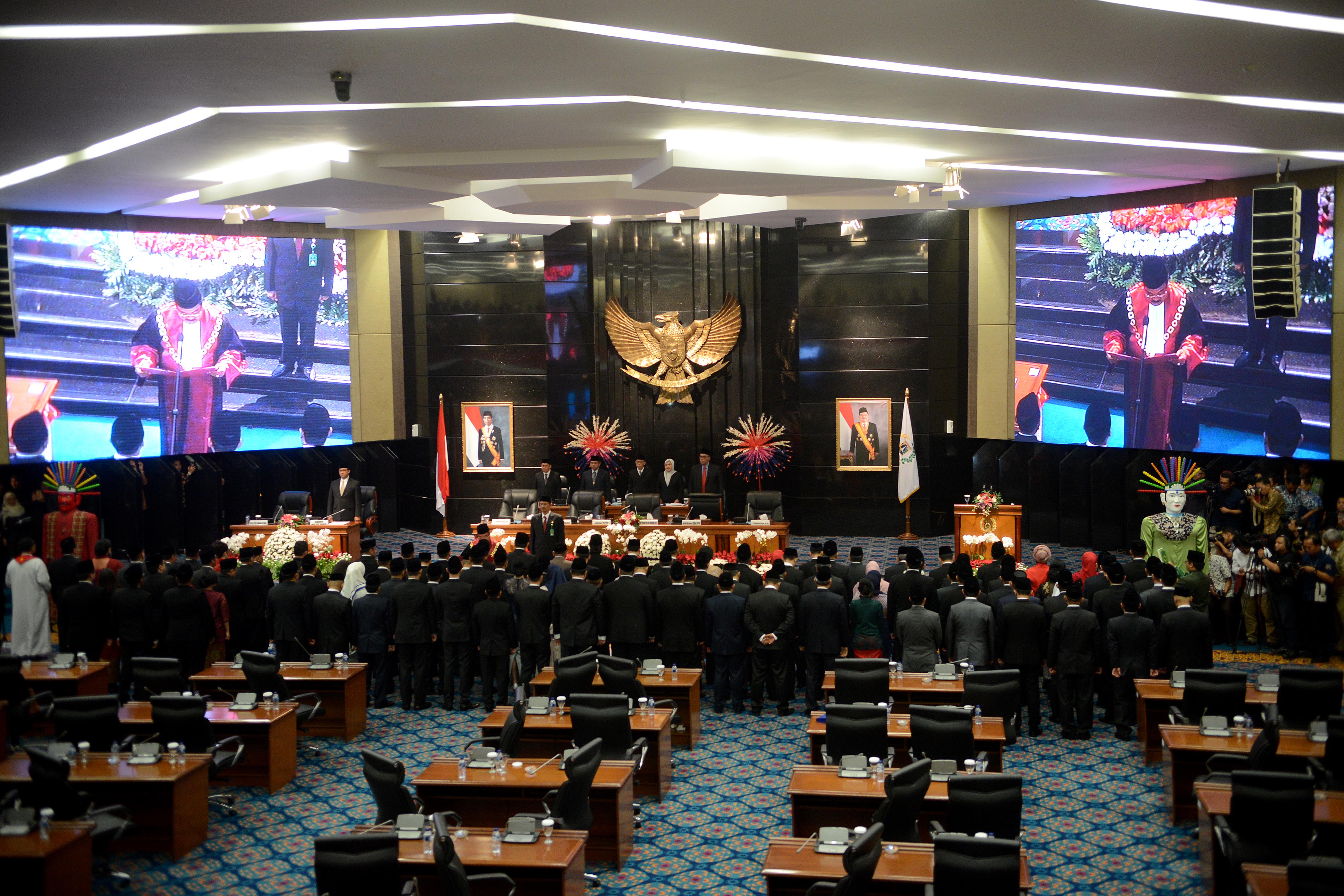 Pelantikan Anggota DPRD DKI Jakarta tepat sebulan lalu. 