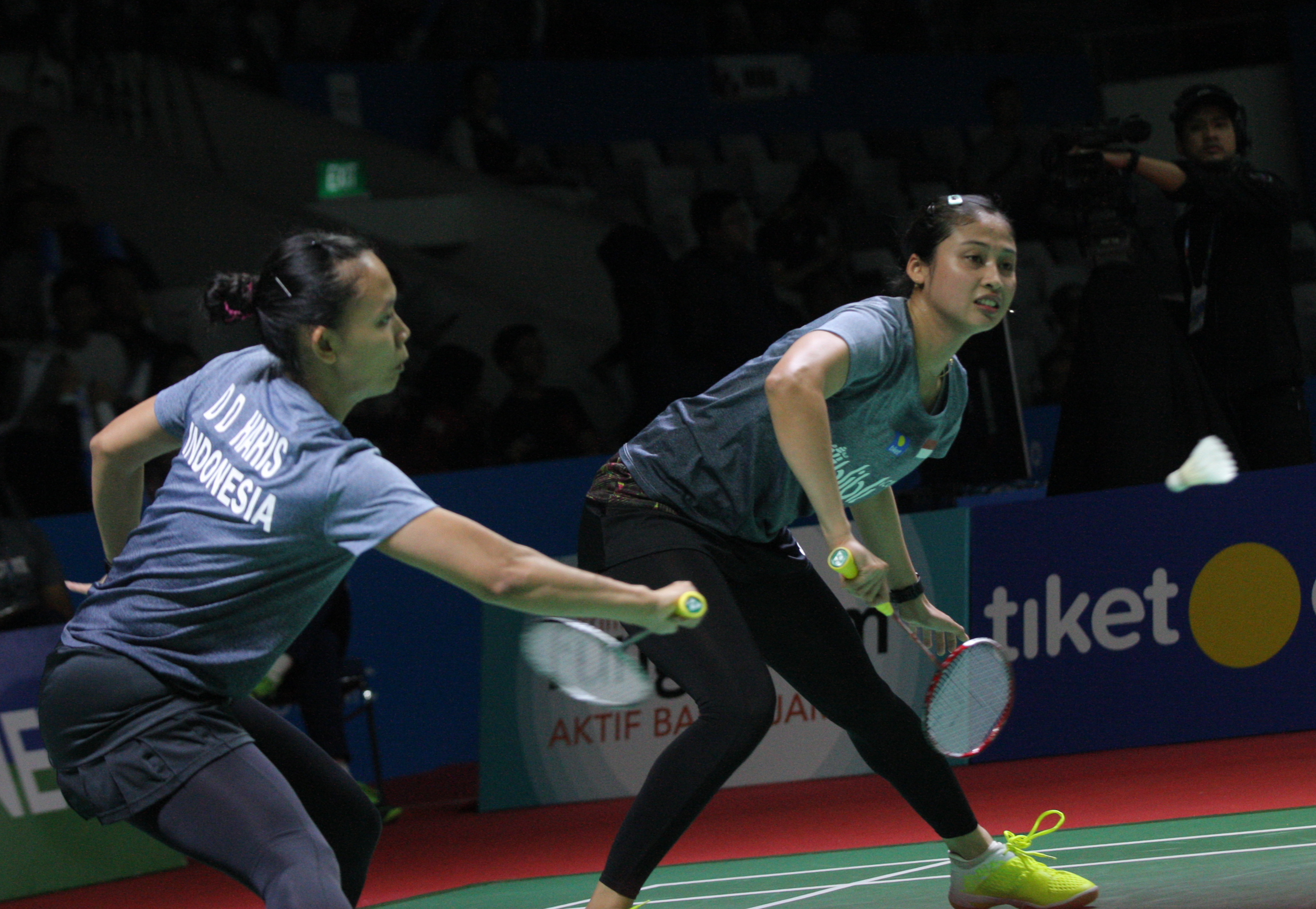  Pebulu tangkis ganda putri Indonesia Della Destiara Haris/Rizki Amelia Pradipta