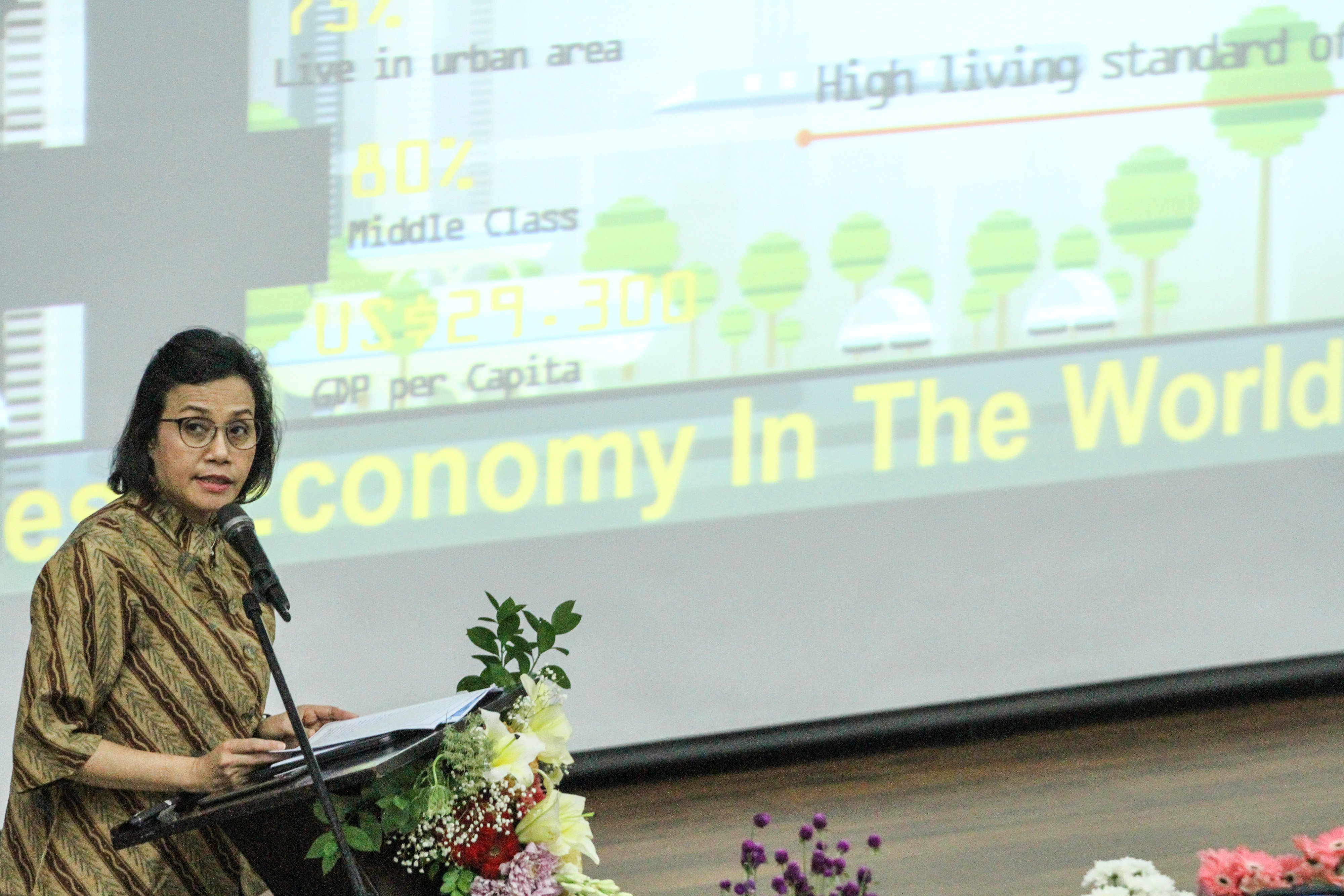 Menteri Keuangan Sri Mulyani memberikan pengarahan pada acara The 3rd Faculty of Public Health (FPH) UI Science Festival