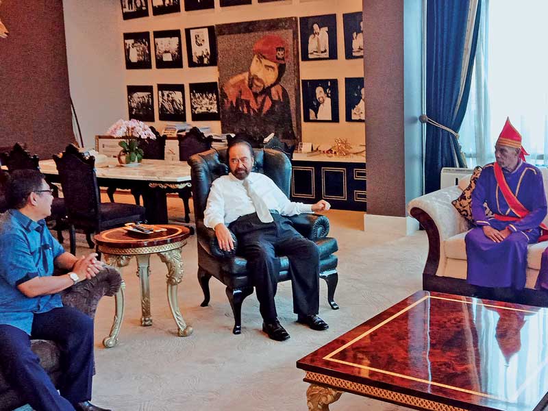  Ketua Umum Partai NasDem Surya Paloh menerima Ketua Dewan Adat Talaud Arvan Bawangun dan para tokoh adat lainnya di Kantor DPP Partai NasDe