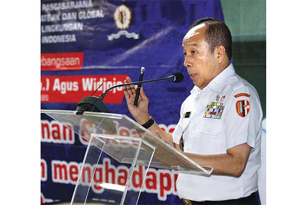 Gubernur Lemhanas Agus Widjojo di Sekolah Pascasarjana, Sekolah Kajian Stratejik dan Global Universitas Indonesia, di Jakarta, kemarin.