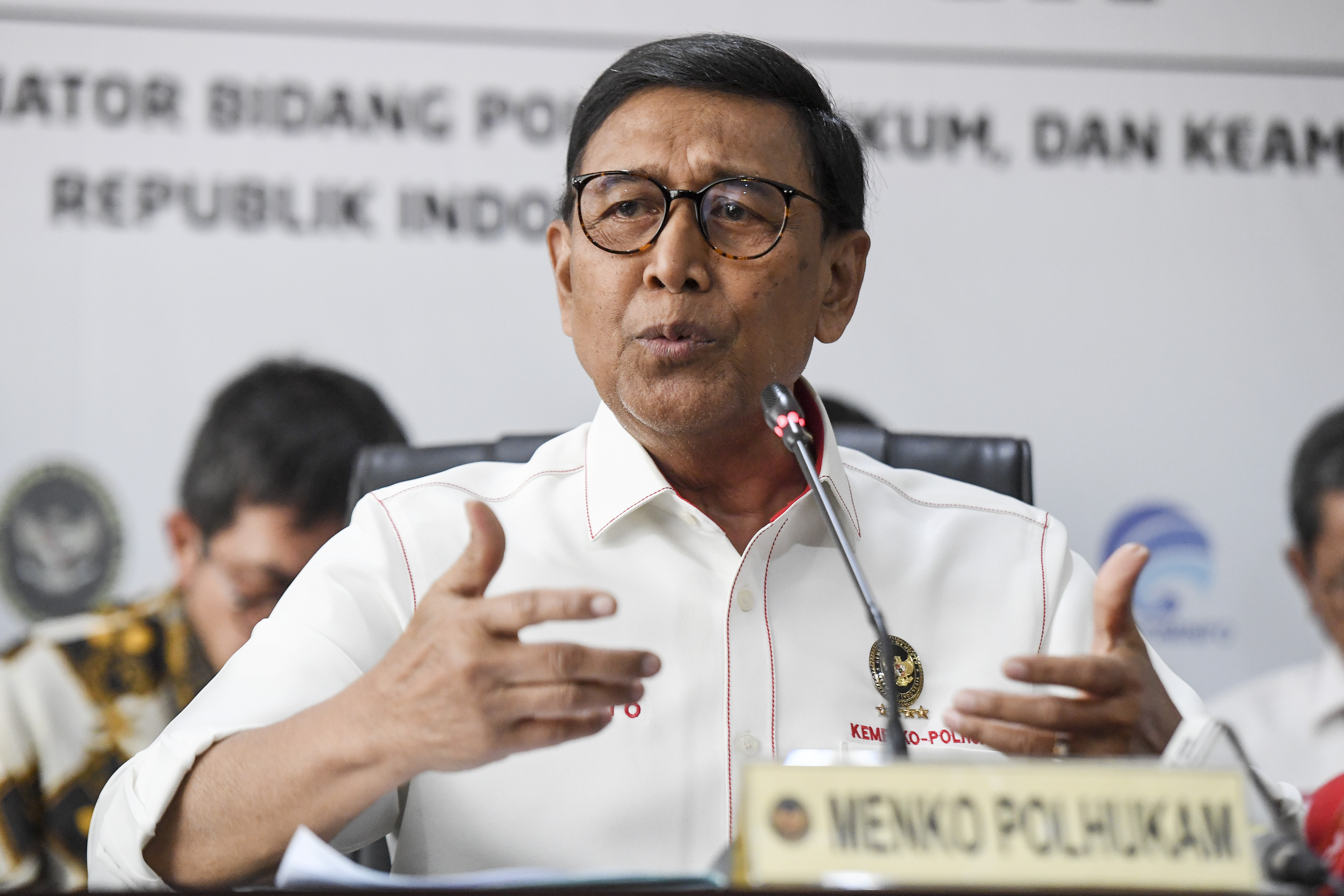 Menteri Koordinator bidang Politik, Hukum, dan Keamanan (Menkopolhukam), Wiranto.