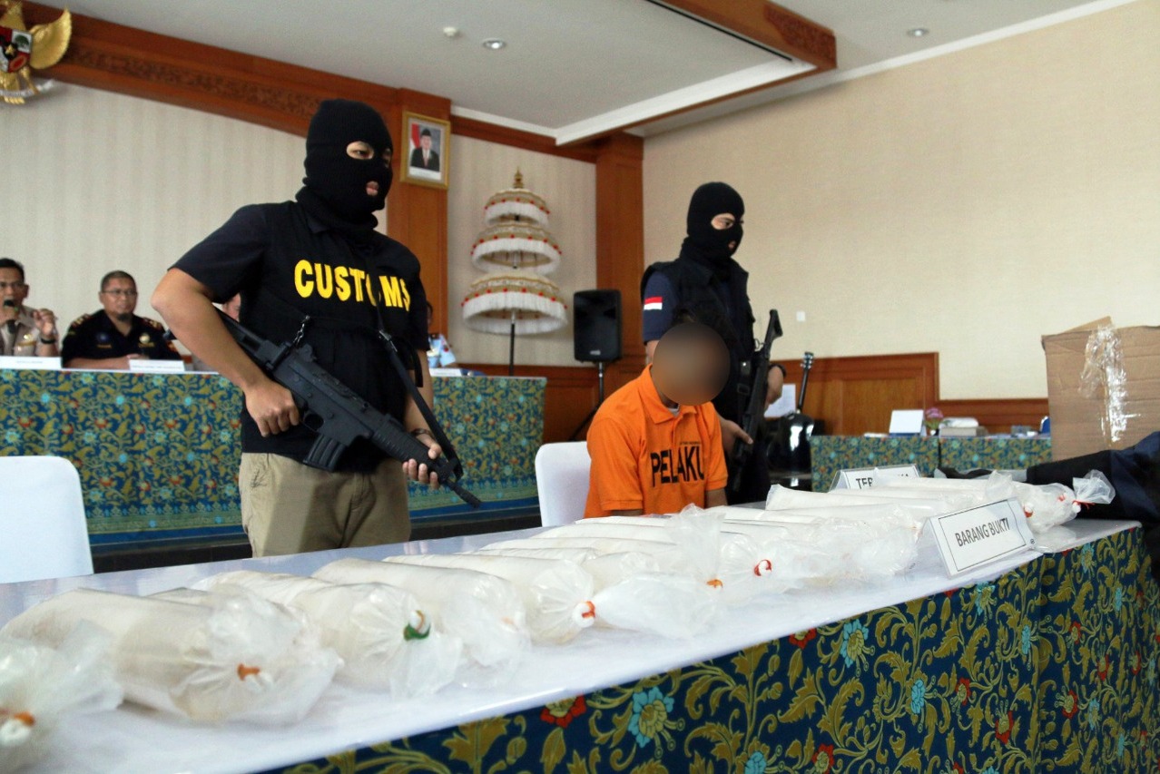 Bea Cukai Ngurah Rai Gagalkan Penyelundupan Ekspor Baby Lobster