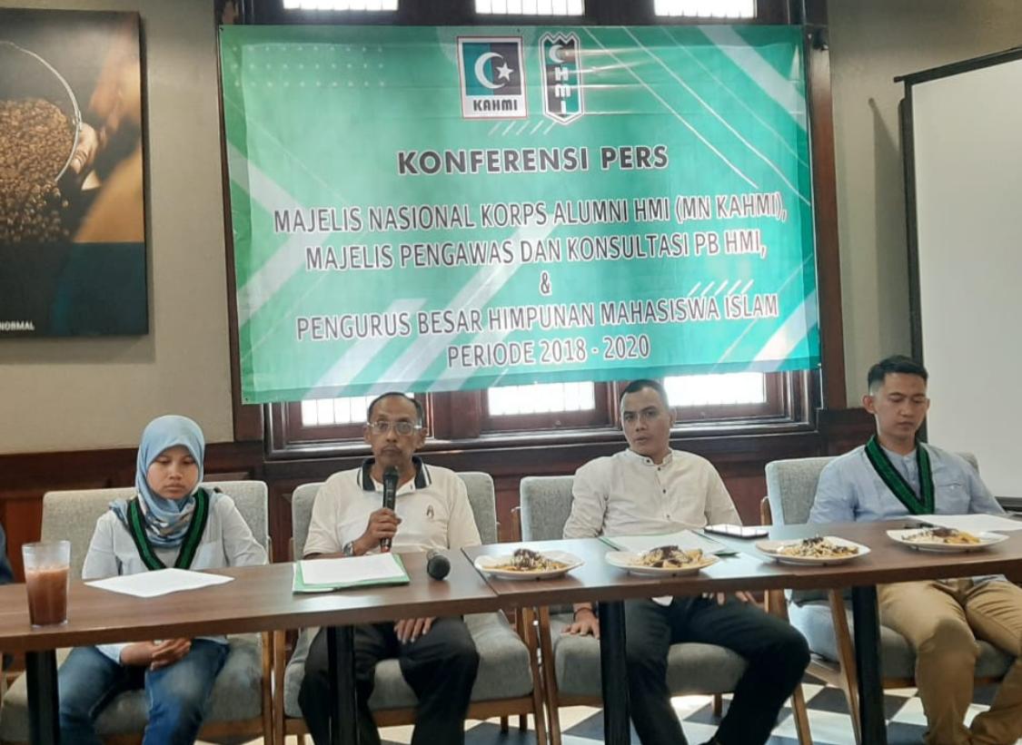 Jumpa pers KAHMI dan HMI di Jakarta, Selasa (17/9) malam.