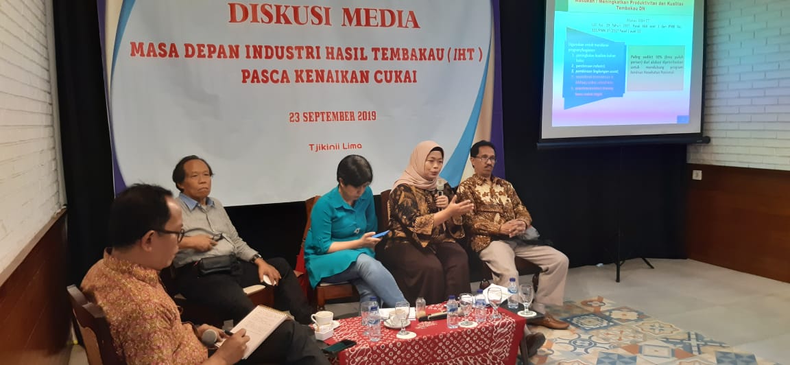 Diskusi bertajuk  'Masa Depan IHT Pasca Kenaikan Cukai'  di Jakarta, Senin (23/90