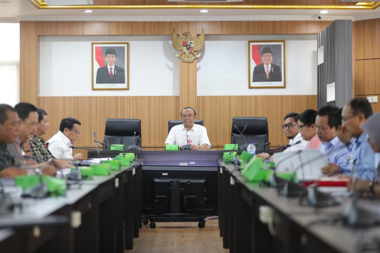 Sesmenpora Gatot S Dewa Broto memimpin rapat persiapan rencana pembentukan Satuan Kerja Khusus (Satkersus) KONI Pusat.
