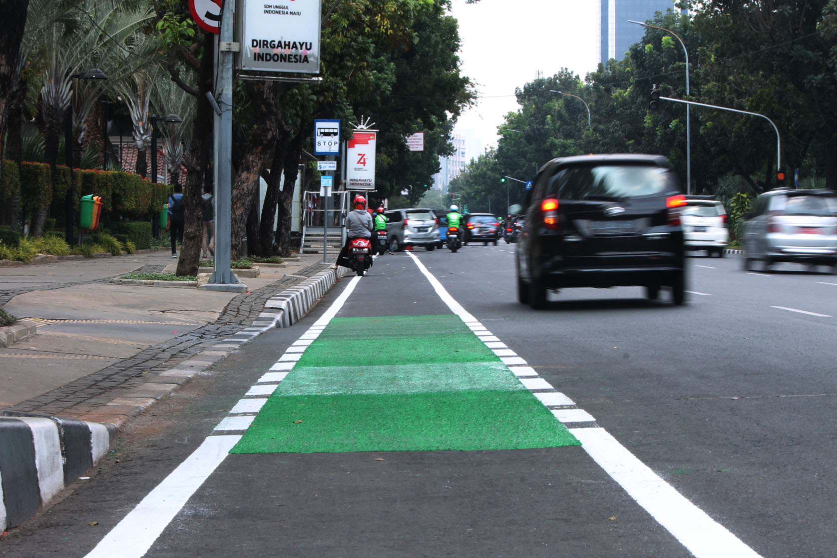  HARI PERTAMA UJI COBA FASE SATU JALUR SEPEDA, MARKA JALAN BELUM RAMPUNG 