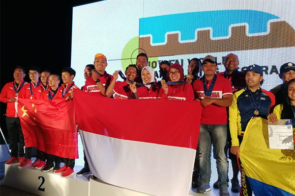 Tim Indonesia Raih Gelar Juara Dunia Paralayang di Serbia