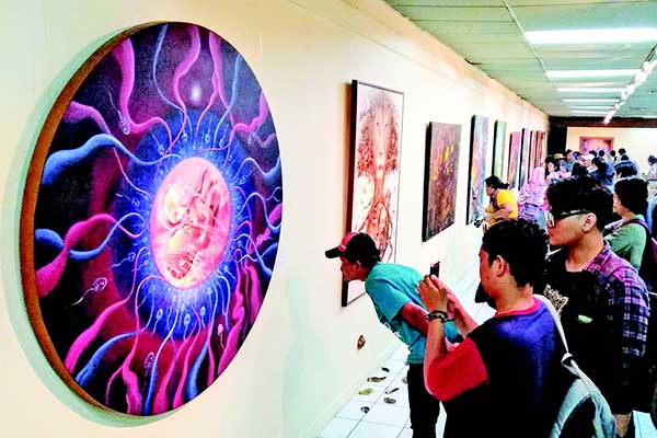 Suasana pembukaan pameran Bukan Satu Garis di Galeri Cipta II TIM.