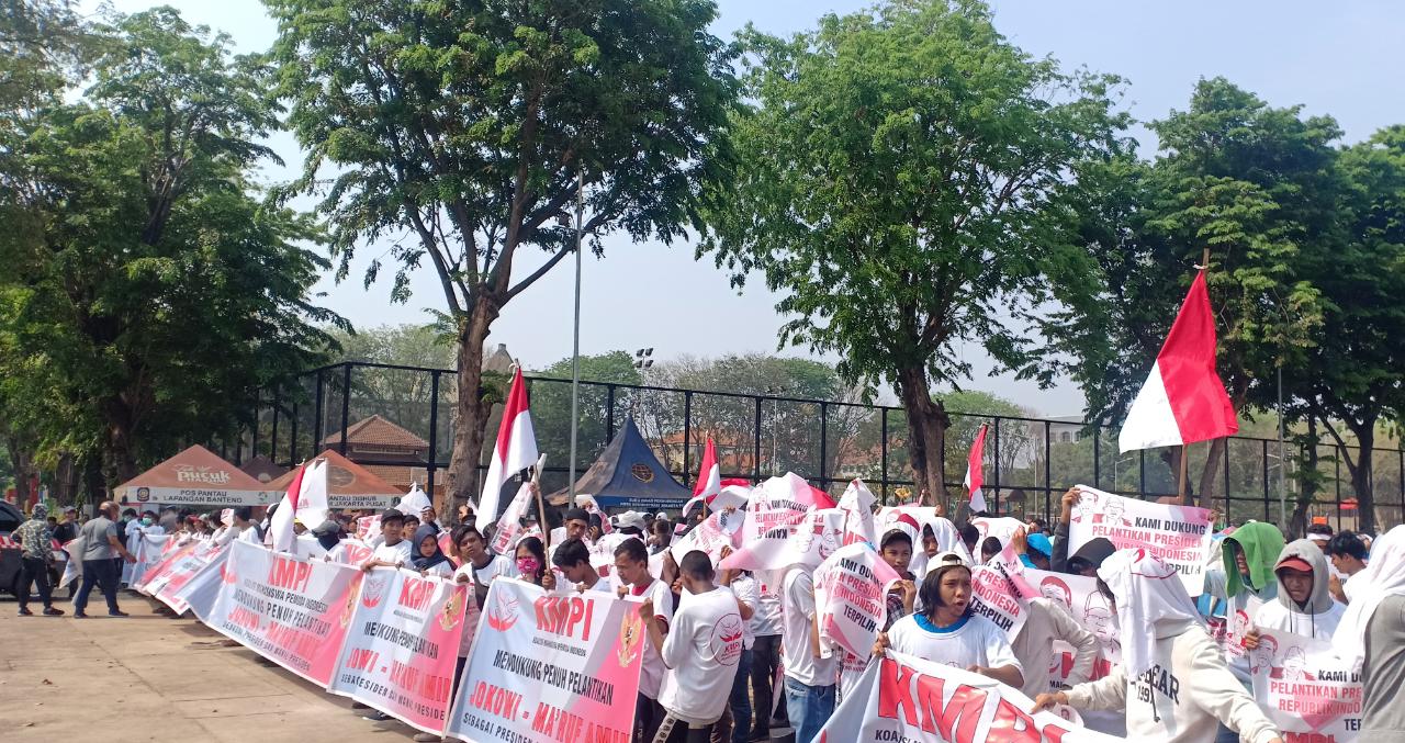 Aksi KMPI di Lapangan Banteng untuk mendukung pelantikan Joko Widodo-Ma'ruf Amin sebagai presiden dan wakil presiden 