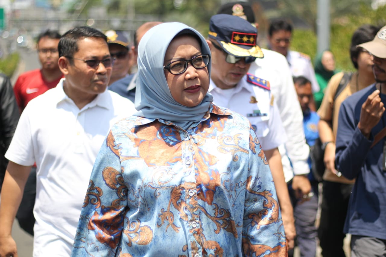 Bupati Bogor Ade Yasin menggaungkan 'Save Puncak'.