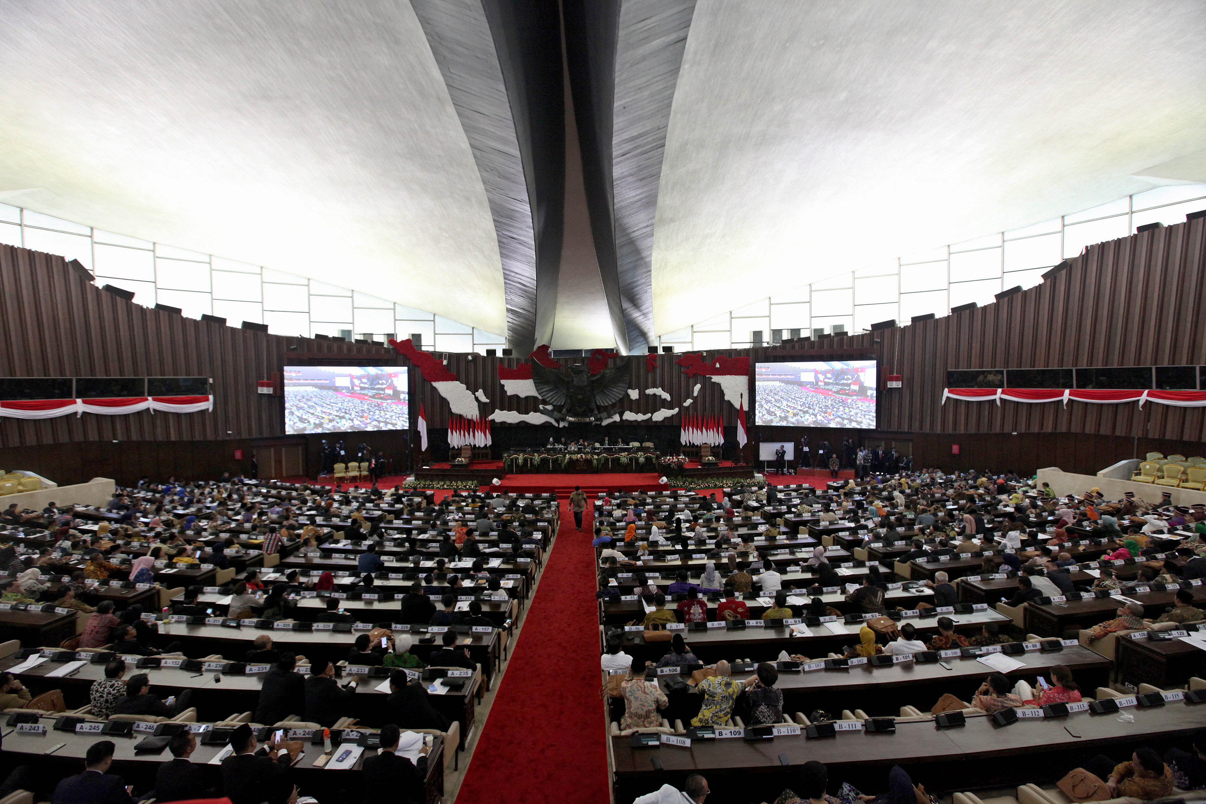 Suasana sidang paripurna MPR dengan agenda pemilihan pimpinan MPR
