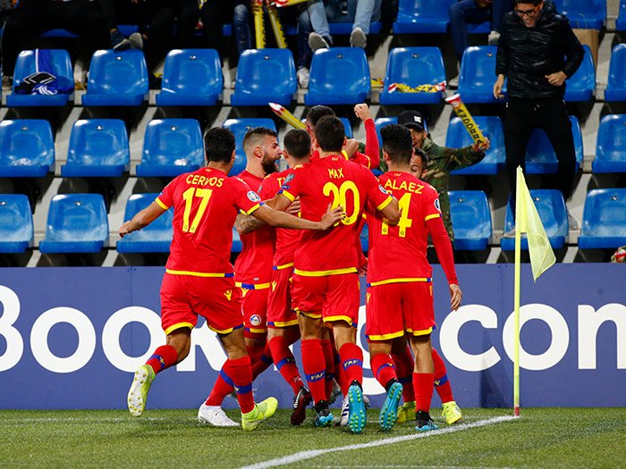 Para pemain Andorra melakukan selebrasi usai mencetak gol ke gawang Moldova